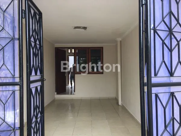 RUMAH MEWAH SIAP HUNI BANYUMANIK SEMARANG