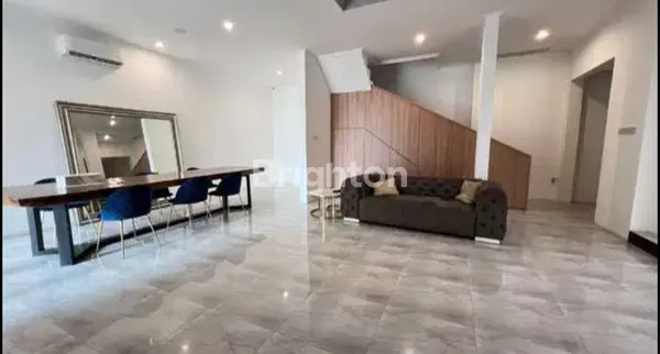 image RUMAH BESAR MEWAH PERMATA HIJAU KEBAYORAN LAMA (5)