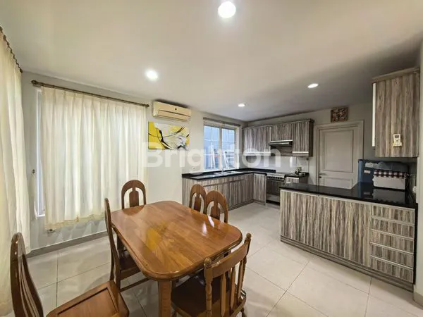 image RUMAH FULL FURNISH DI  LIPPO KARAWACI TANGERANG   (3)