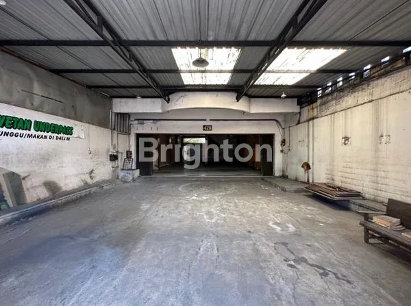 image RUANG USAHA STRATEGIS MAKAM HAJI KARTASURA SOLO (2)