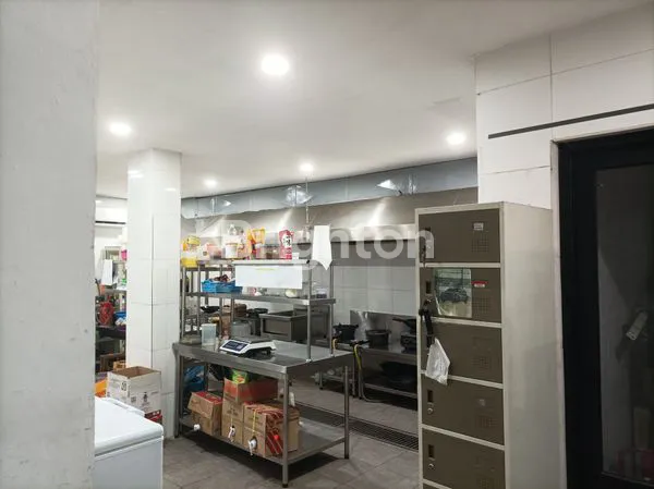 image DIJUAL CEPAT EX RUMAH PRODUKSI ROTI, 2 LANTAI DI JALAN SINGOSARI SEMARANG (4)