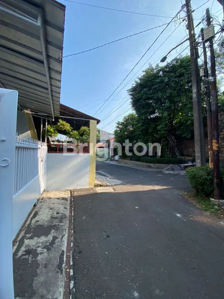 image RUMAH 2 LTN SIAP HUNI LT 120 DI KRAMAT JATI (2)