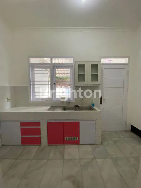 image RUMAH 2 LTN SIAP HUNI LT 120 DI KRAMAT JATI (4)