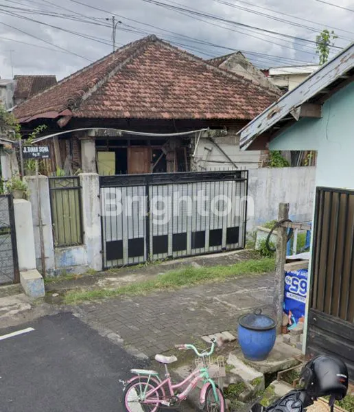 DIJUAL RUMAH LUAS AREA BANTARAN DEKAT HOTEL ATRIA KOTA MALANG