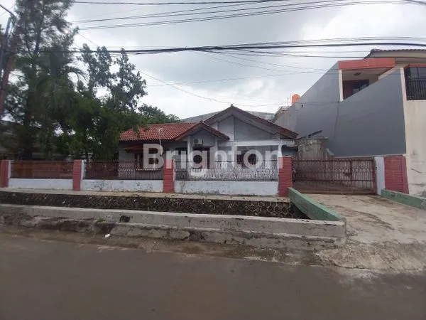 image RUMAH DI UTAN KAYU SELATAN MATRAMAN JAKARTA TIMUR (1)
