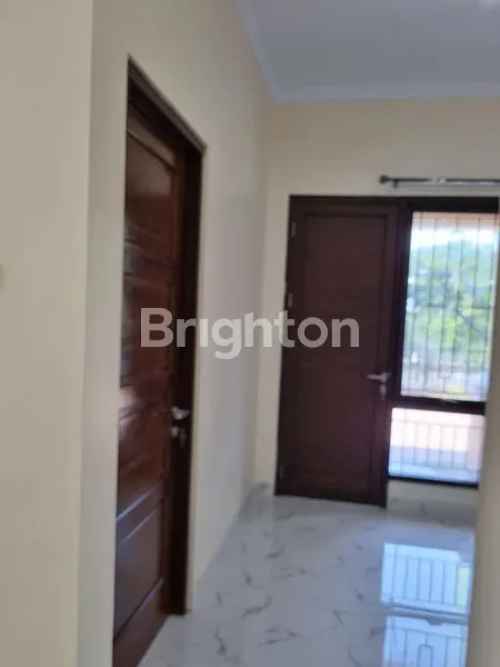 image RUMAH LUXURY BOULEVARD KOTA WISATA (7)