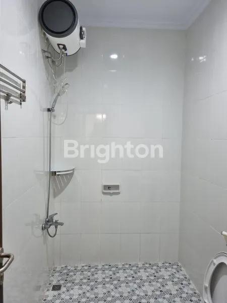 image RUMAH LUXURY BOULEVARD KOTA WISATA (6)