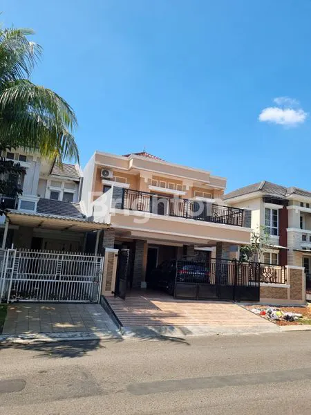 image RUMAH LUXURY BOULEVARD KOTA WISATA (1)