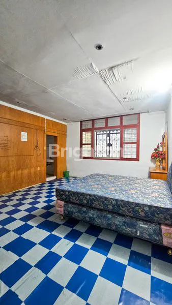 image RUMAH 2 LANTAI FULL FURNISHED SIAP HUNI DI INTI KOTA MEDAN - LOKASI SANGAT STRATEGIS, TINGGAL JALAN KAKI KE PAJAK BERUANG, DAERAH SEKITAR JL GAJAH - SAMPALI MEDAN (7)