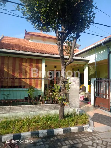 image RUMAH 1,5 LANTAI DI TENGGILIS UTARA (1)