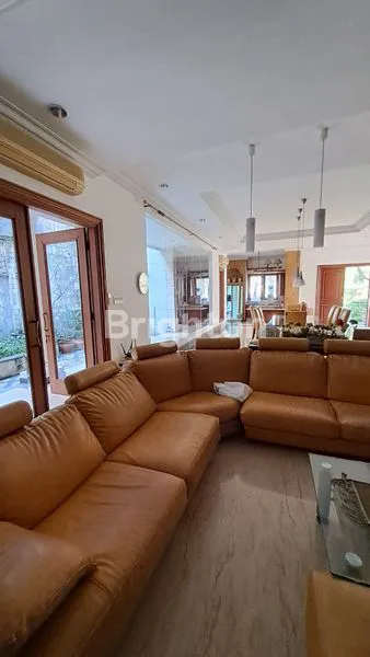 image RUMAH MEWAH VILLA PERMATA GADING HOEK SIAP HUNI (3)