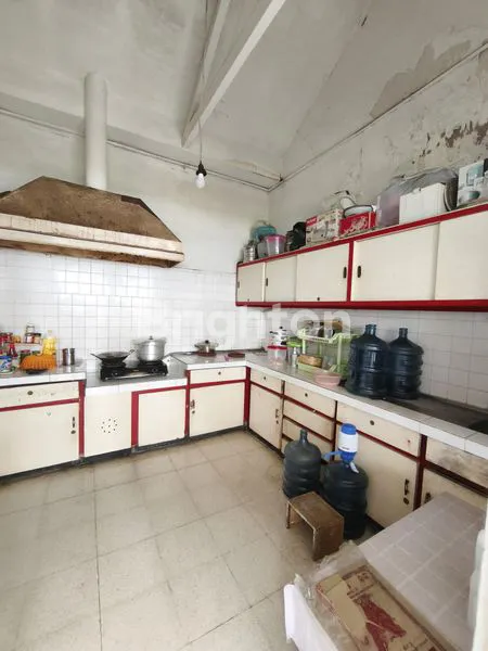 image RUMAH PUSAT KOTA 1 LANTAI LT 685M² DI JL KAPUAS SURABAYA (5)