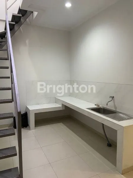 image DIJUAL 1 UNIT RUMAH BARU MINIMALIS 2 LANTAI DAN SIAP HUNI YANG LOKASINYA DI KOMPLEK BATUNUNGGAL, KOTA BANDUNG (5)