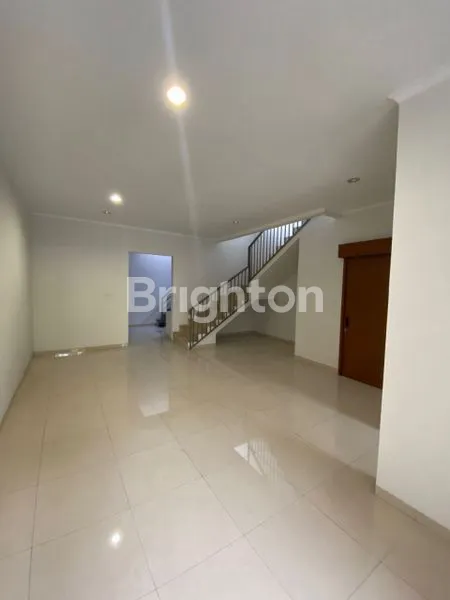 image DIJUAL 1 UNIT RUMAH BARU MINIMALIS 2 LANTAI DAN SIAP HUNI YANG LOKASINYA DI KOMPLEK BATUNUNGGAL, KOTA BANDUNG (3)