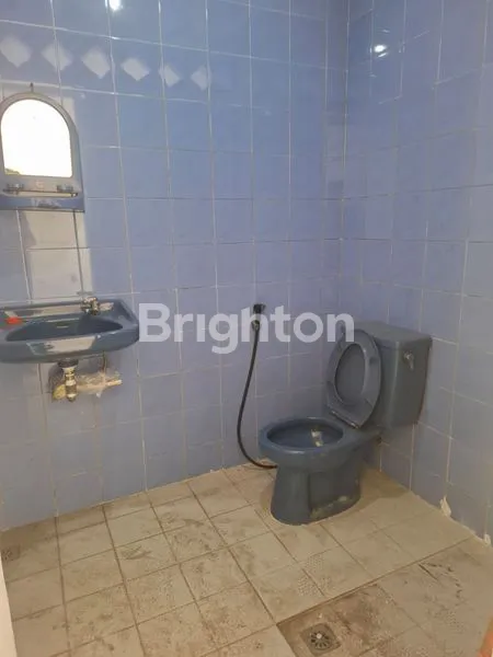 image RUMAH DI PERUMAHAN WIKA LUAS 180 M2 (6)