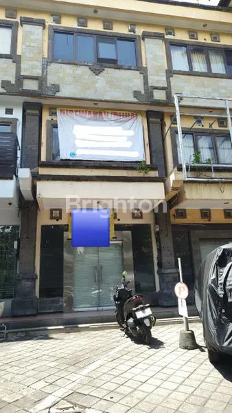 image DIJUAL/ DISEWA RUKO 3 LT DI JALAN UTAMA KALIANGET KUTA (1)