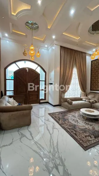 image RUMAH MEWAH 2,5 LANTAI SIAP HUNI CIKARANG, KOTA BEKASI BARAT (6)