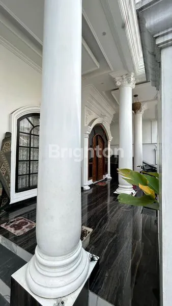 image RUMAH MEWAH 2,5 LANTAI SIAP HUNI CIKARANG, KOTA BEKASI BARAT (8)