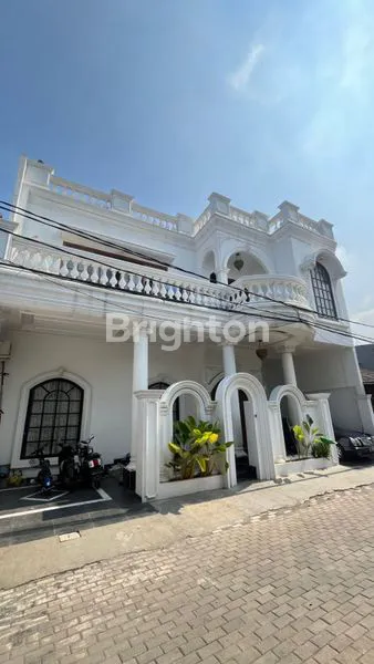 image RUMAH MEWAH 2,5 LANTAI SIAP HUNI CIKARANG, KOTA BEKASI BARAT (1)