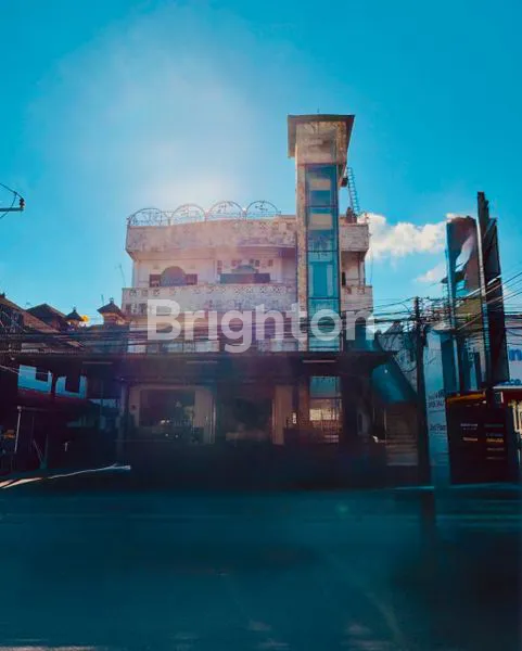 image DISEWAKAN GEDUNG 3 LANTAI LUAS DI KEROBOKAN (1)