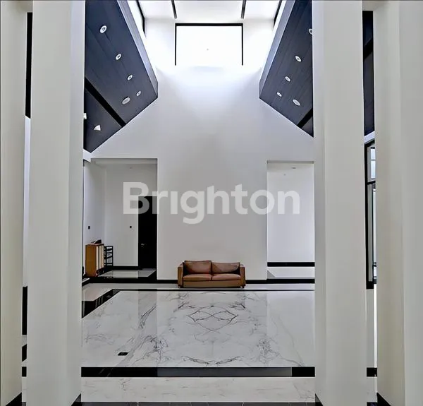 image RUMAH MEWAH FULL FASILITAS PRIME LOCATION DAERAH JALAN JENDERAL SUDIRMAN (7)