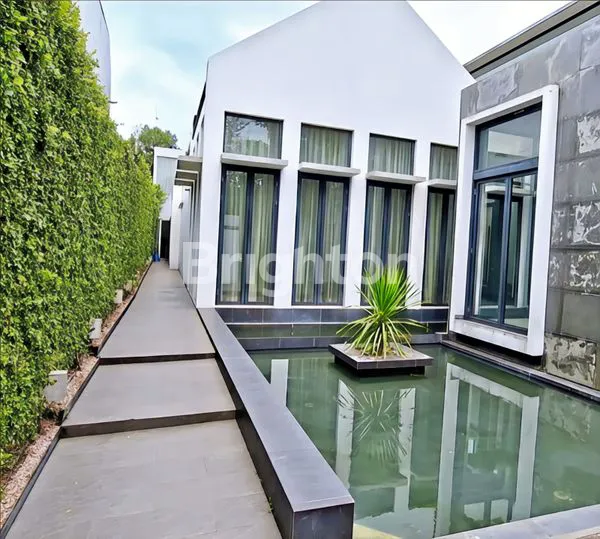 image RUMAH MEWAH FULL FASILITAS PRIME LOCATION DAERAH JALAN JENDERAL SUDIRMAN (2)