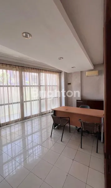 image RUKO 3 LANTAI DI PATIH JELANTIK, PUSAT BISNIS & WISATA LEGIAN KUTA, COCOK UNTUK BERBAGAI JENIS USAHA (2)