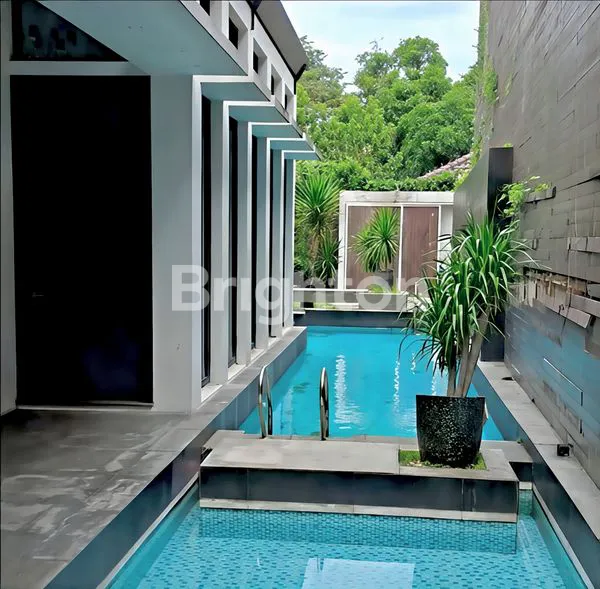 image RUMAH MEWAH DAERAH JL. SUDIRMAN & SUN PLAZA. PRIME LOCATION. MODERN LOOK. FULL FASILITAS (6)