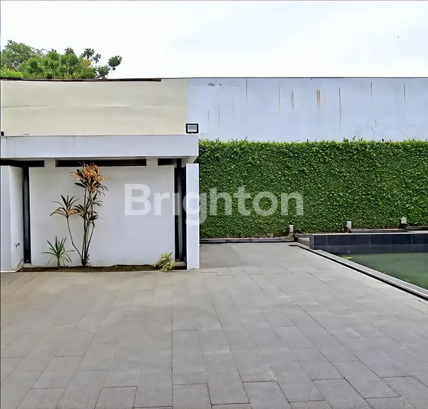 image RUMAH MEWAH DAERAH JL. SUDIRMAN & SUN PLAZA. PRIME LOCATION. MODERN LOOK. FULL FASILITAS (2)