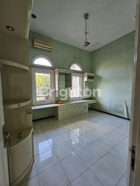 image RUMAH MEWAH DI NIRWANA EKSEKUTIF (2)