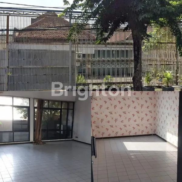 image RUMAH PUSAT KOTA JL IMAM BONJOL SIAP PAKAI LOKASI STRATEGIS (1)