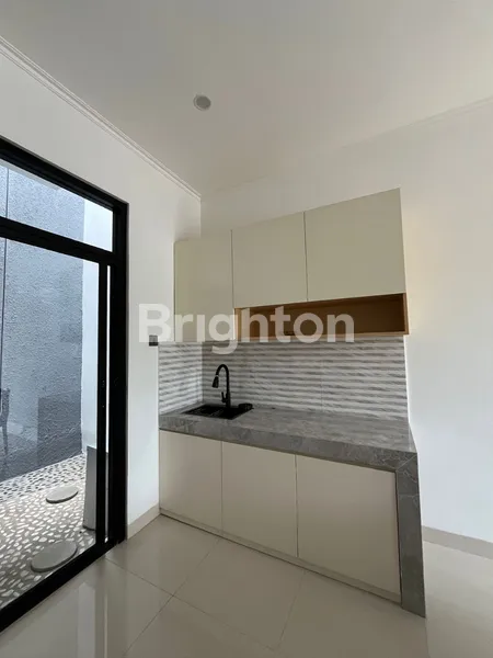 image RUMAH MEWAH 2 LANTAI DI CLUSTER EKSKLUSIF GALAXY BEKASI — DEKAT TOL, MALL & SEKOLAH, HARGA PROMO RP 1,575 M! (3)