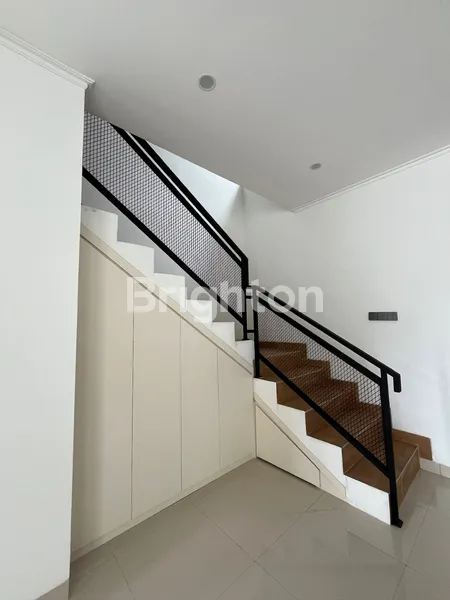 image RUMAH MEWAH 2 LANTAI DI CLUSTER EKSKLUSIF GALAXY BEKASI — DEKAT TOL, MALL & SEKOLAH, HARGA PROMO RP 1,575 M! (4)