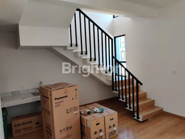 image DIJUAL RUMAH DI CENDANA SPRING LIPPO KARAWACI (4)