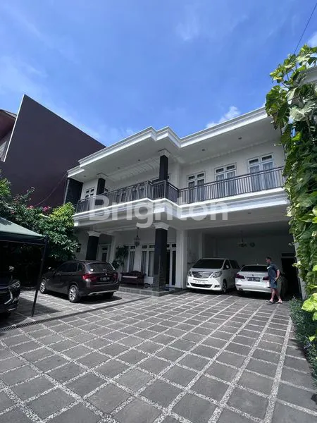 image RUMAH MEWAH AMERICAN CLASSIC DI KEMANG – JAKARTA SELATAN (3)