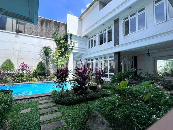 image RUMAH MEWAH AMERICAN CLASSIC DI KEMANG – JAKARTA SELATAN (5)