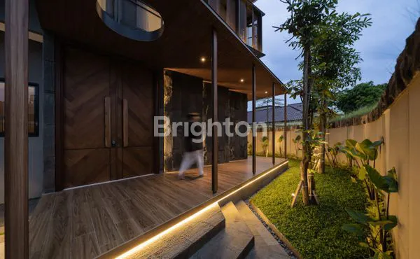 image JALAN UTAMA MANYAR KERTOADI RUMAH BARU TROPICAL MEWAH (4)