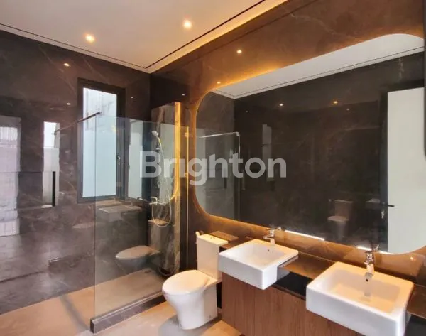 image JALAN UTAMA MANYAR KERTOADI RUMAH BARU TROPICAL MEWAH (5)