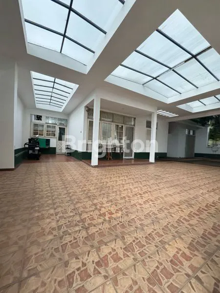 image SUPER PROMO  RUMAH CANTIK & TERAWAT, LOKASI SUPER STRATEGIS DI KEMANG PRATAMA (2)