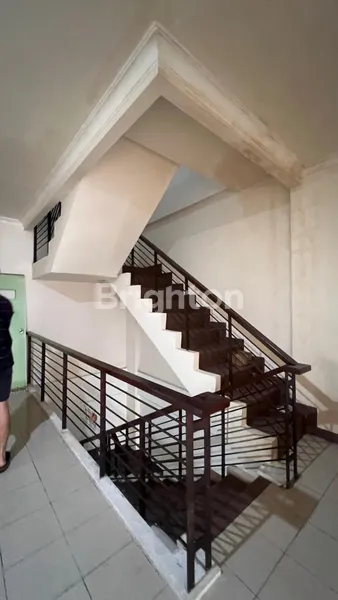 image SEWA RUKO 3LANTAI DI KUTA (4)