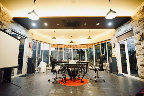 image RUMAH 3.5 LANTAI CLASIC TROPIS SLIPI JAKARTA BARAT (5)