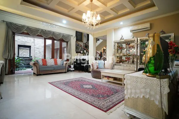 image RUMAH 3.5 LANTAI CLASIC TROPIS SLIPI JAKARTA BARAT (6)