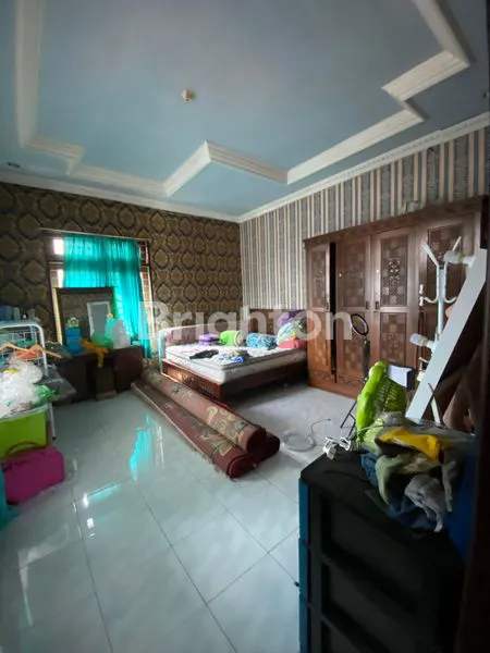 image RUMAH MEWAH 2 LANTAI DI JL CENDANA (8)