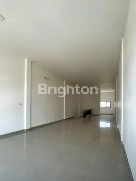 image 2 UNIT RUKO BARU 3 LANTAI BERSEBELAHAN DI PUCANG ANOM LOKASI STRATEGIS, NOL JALAN RAYA DEKAT NGAGEL & KERTAJAYA (4)