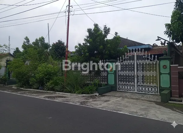 image RUMAH CLASSIC SIAP HUNI DI TENGAH KOTA SOLO AKSES JALAN SLAMET RIYADI (1)