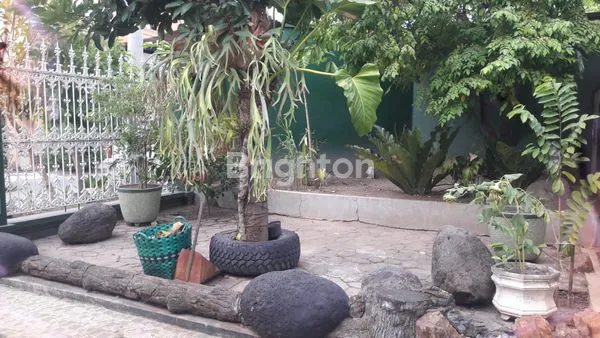 image RUMAH CLASSIC SIAP HUNI DI TENGAH KOTA SOLO AKSES JALAN SLAMET RIYADI (8)