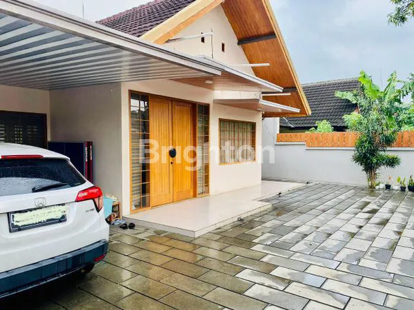 image DIJUAL FULL FURNISHED, RUMAH NYAMAN & SIAP HUNI YANG LOKASINYA DI DALAM KOMPLEK DI DAERAH SARIWANGI, BANDUNG UTARA (1)