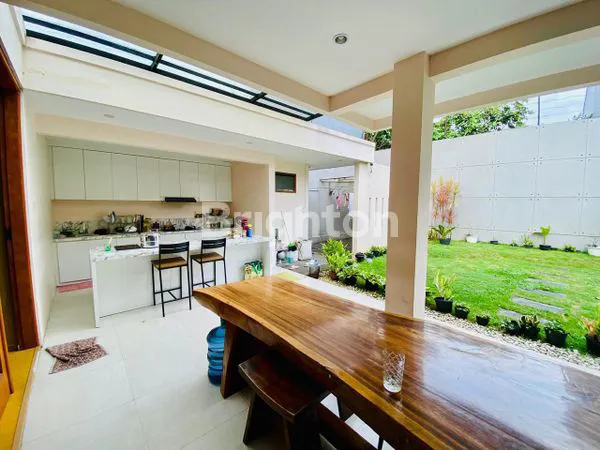 image DIJUAL FULL FURNISHED, RUMAH NYAMAN & SIAP HUNI YANG LOKASINYA DI DALAM KOMPLEK DI DAERAH SARIWANGI, BANDUNG UTARA (5)