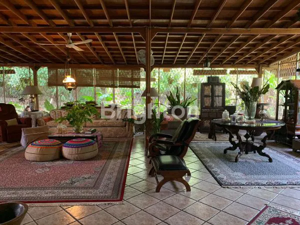 image DIJUAL RUMAH MEWAH & LUAS – SIAP HUNI DI JAKARTA SELATAN (3)