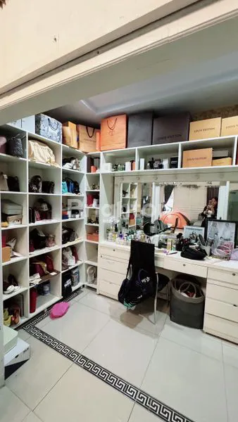 image RUMAH HOOK 2 LANTAI, LT 160M² DI BOGOR (6)